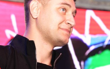 Втянутый в гей-скандал Манукян публично пощупал резиновый фаллос