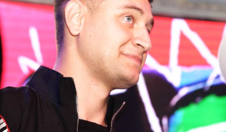 Втянутый в гей-скандал Манукян публично пощупал резиновый фаллос