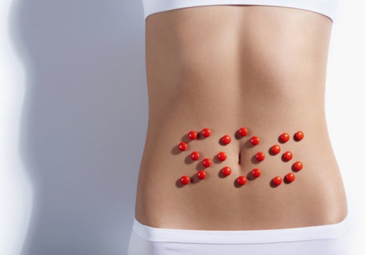 Причины, симптомы и лечение скудных месячных