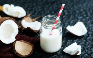 12 найкорисніших видів молока для організму
