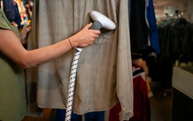 Як правильно прасувати одяг: поради та лайфхаки