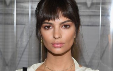 Эмили Ратаковски пришла на баскетбольный матч без бюстгальтера 