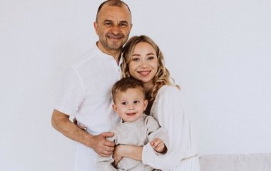 Жена Павлика сообщила результаты длительного обследования 2-летнего сына из-за задержки речи