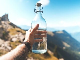 Ученые установили какая вода лучше: водопроводная или бутилированная