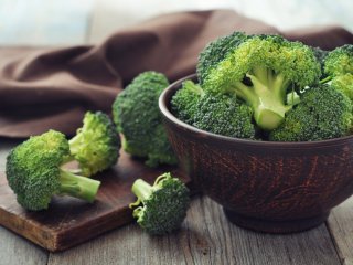 8 полезных и вредных эффектов для здоровья от употребления брокколи