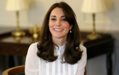 Кейт Миддлтон прогулялась улицами Кипра в модном аутфите 