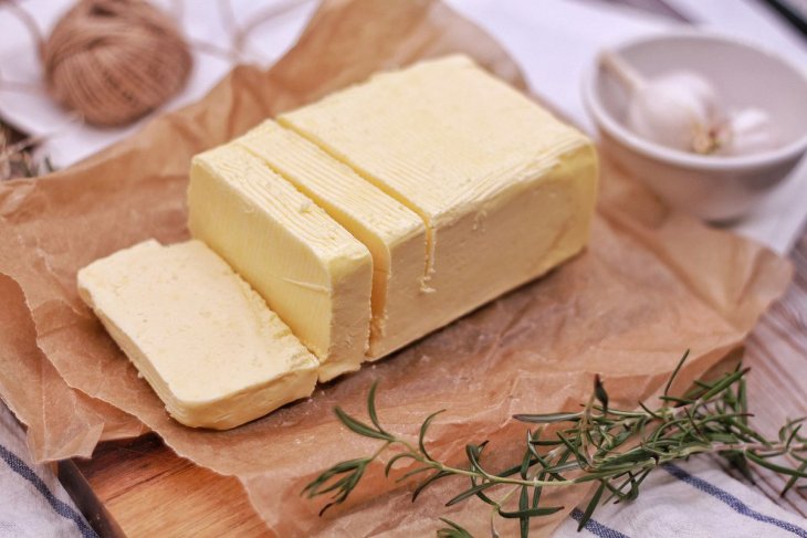 Заморозьте, щоб побачити, чи кришиться якісне вершкове масло