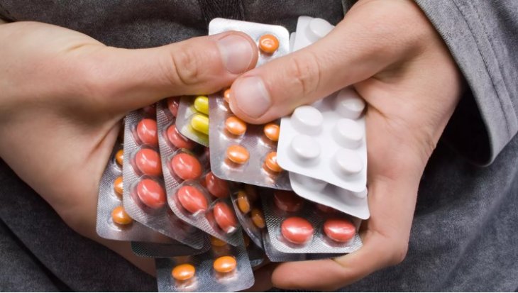 Фармаколог розповіла, які ліки не повинні бути у домашній аптечці.