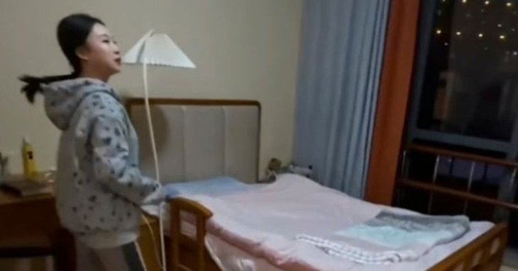 25-річна жінка обрала життя в будинку для літніх людей: ціна та умови (фото)
