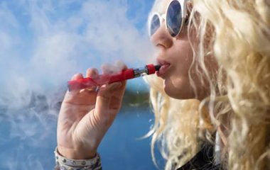 Вчені з'ясували, як електронні сигарети впливають на організм