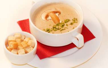 Холодный суп-пюре с помидорами и огурцами