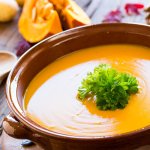 Тыквенный крем-суп с шелковистой текстурой: простой рецепт