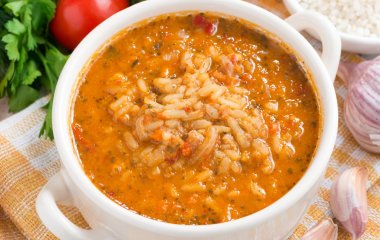 Смачне поєднання смаків: готуємо суп із фаршированого перцю