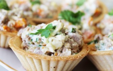 Летний салат с языком