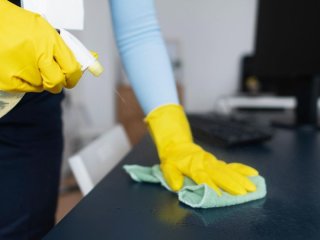 Через цю помилку дерев’яна підлога старіє набагато швидше: перевірте себе