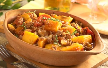 Рецепты приготовления жаркого в духовке. Как вкусно приготовить мясо в горшочках в духовке?