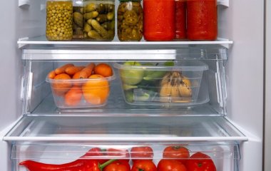 Шість продуктів, які категорично не можна зберігати в пластикових контейнерах і пакетах: поради, де тримати