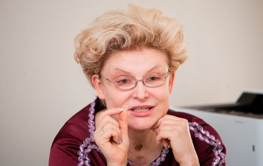 Елена Малышева застряла в США