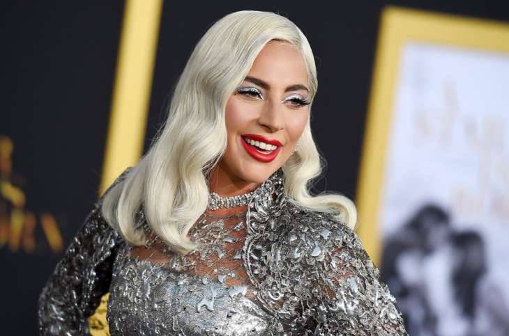 Настоящий друг: Леди Гага в шикарном платье поддержала друга-стилиста на вручении Fashion Front