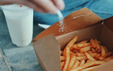 Вчені виявили нову небезпеку солі у продуктах харчування