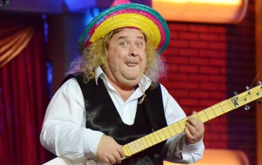 Феноменально похудевший комик Александр Морозов решил жениться и показал, как выглядит после пластической операции