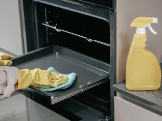 Как очистить решетку газовой плиты от копоти и нагара: 3 действенных лайфхака