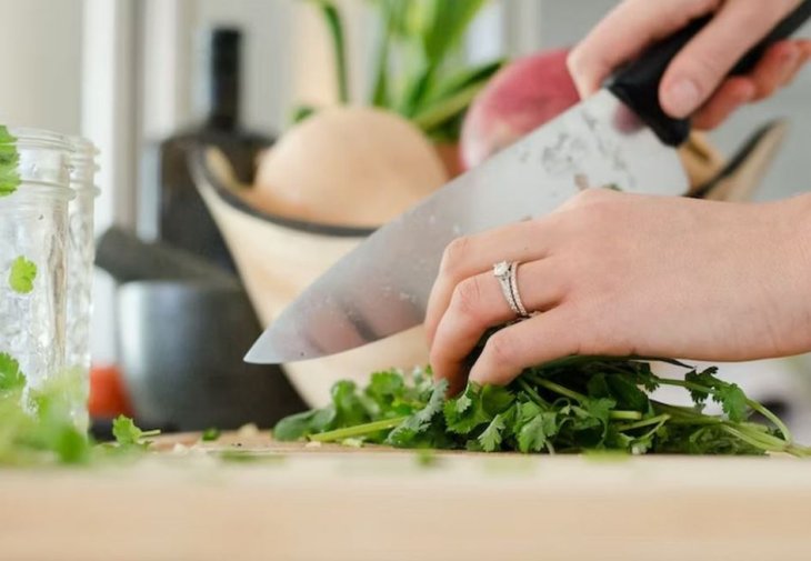 Диетолог  посоветовал после 50 лет есть молочные продукты, орехи и крупы