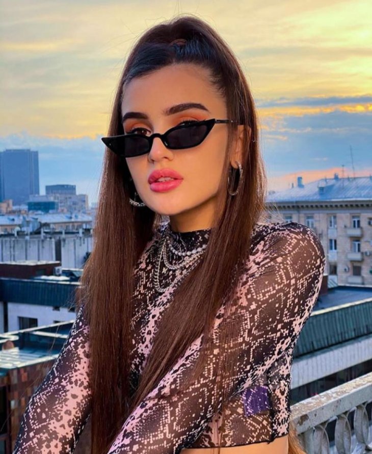 «Придется принять наш мир»: звезда TikTok Саева поссорилась с Лазаревым