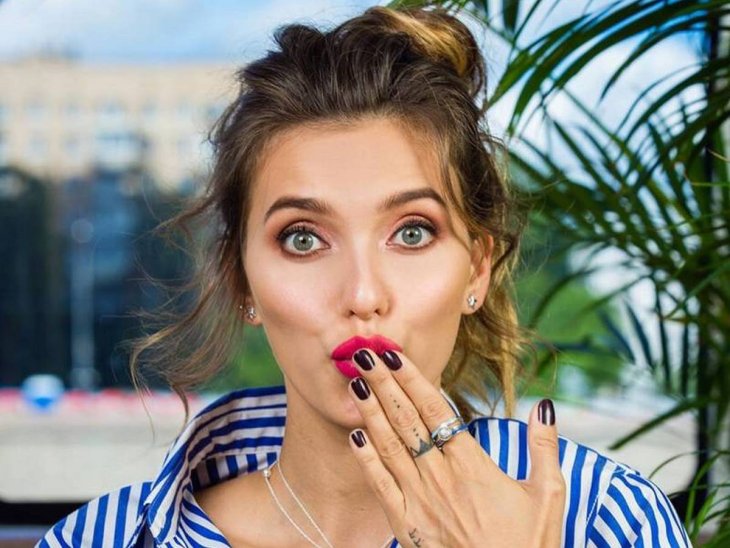 «Горячая штучка»: Регина Тодоренко устроила провокационную фотосессию в бассейне