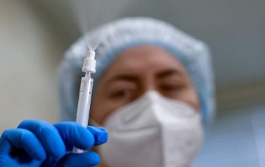 Вірусолог розповів про переваги назальної вакцини від COVID-19