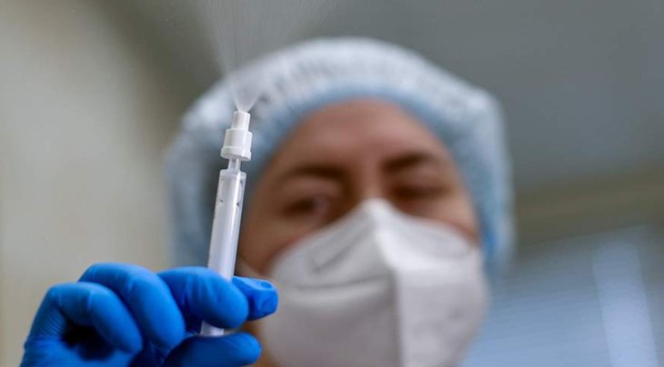 Вірусолог розповів про переваги назальної вакцини від COVID-19
