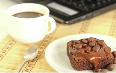 Лікар розповів, як позбутися печії без ліків