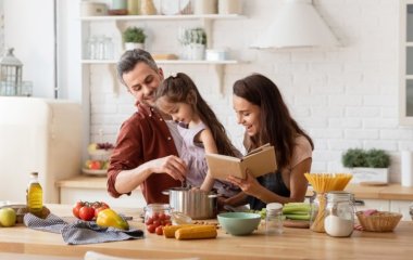Как навести порядок на кухне раз и навсегда: лайфхаки, которые работают