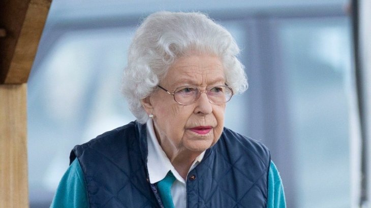 Елизавету II втянули в громкий секс-скандал