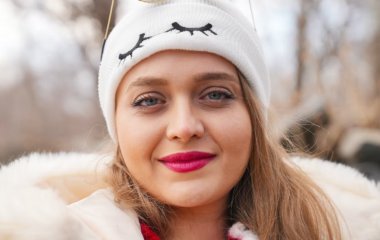 Трихолог попередила любителів ходити без шапки про небезпеку облисіння