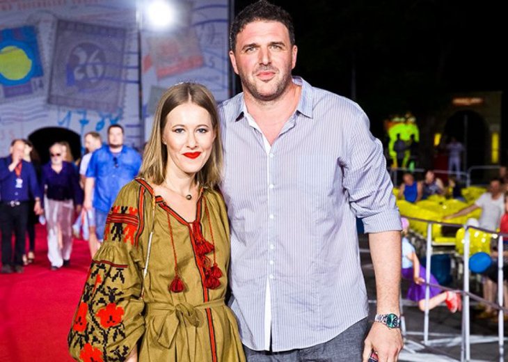 Ксения Собчак и Максим Виторган повеселились с сыном в детском центре