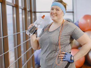 Почему люди набирают вес после диеты и как этого избежать — ответ ученых