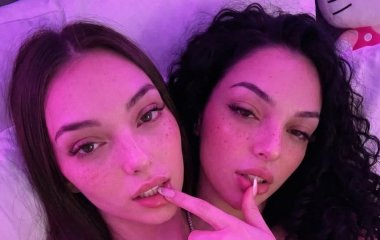 Створені ШІ сіамські близнючки стали новими зірками Instagram — фото