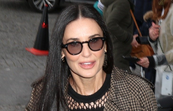 58-летняя Деми Мур продемонстрировала подтянутую фигуру в бикини