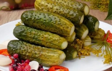 Огурчики как из бочки: древний способ засолки огурцов