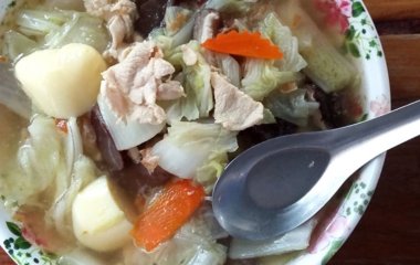 Тайский куриный суп с лапшой