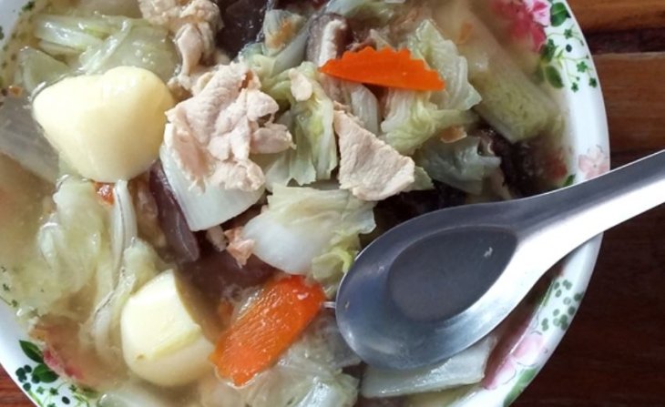 Тайский куриный суп с лапшой