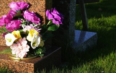 Вселенська Троїцька поминальна субота 2026 року: дата, молитви та традиції згадування померлих