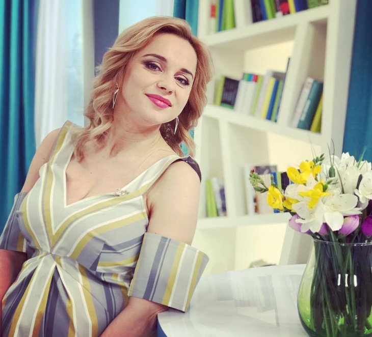 Лилия Ребрик блистала в алом костюме