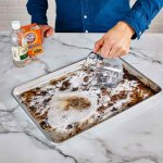 Как быстро отмыть пригоревший жир на стеклянной форме для запекания: действенные методы