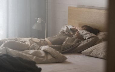 Дефіцит сну руйнує організм: вчені розповіли про головні ризики