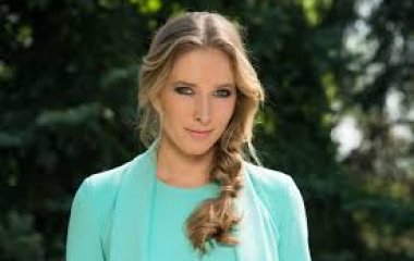 Катя Осадчая блистала в платье от бренда Dafna May