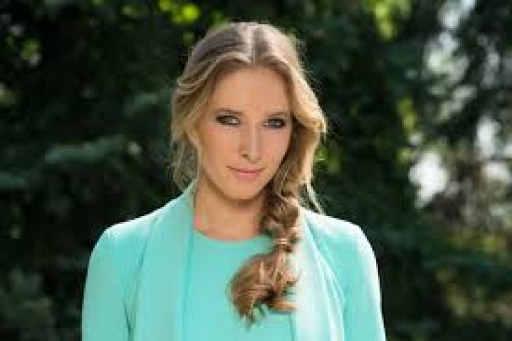 Катя Осадчая блистала в платье от бренда Dafna May