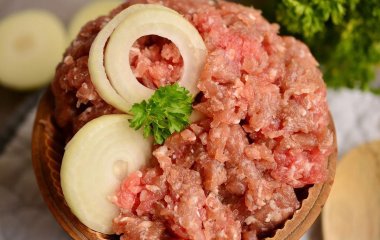 Як правильно посолити м'ясний фарш, щоб вийшли ідеальні котлети