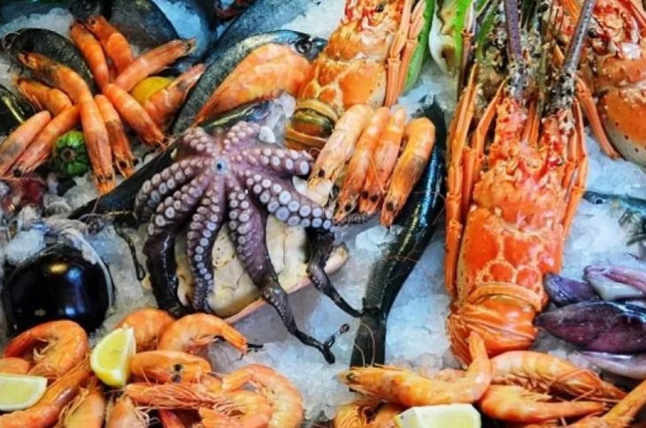 Дієтологи назвали три важливі причини їсти більше морепродуктів